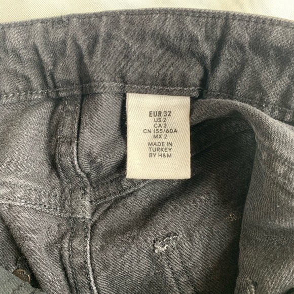 DENIM & DENIM SIZE 2 black distressed jeans skirt - Picture 6 of 11